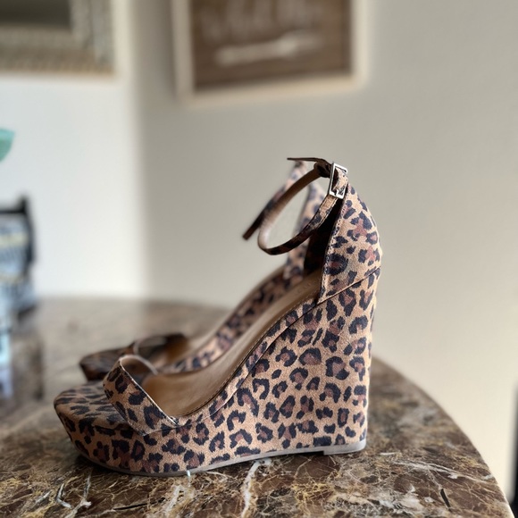 CHEETAH PRINT WEDGES 🤎 - Picture 1 of 4